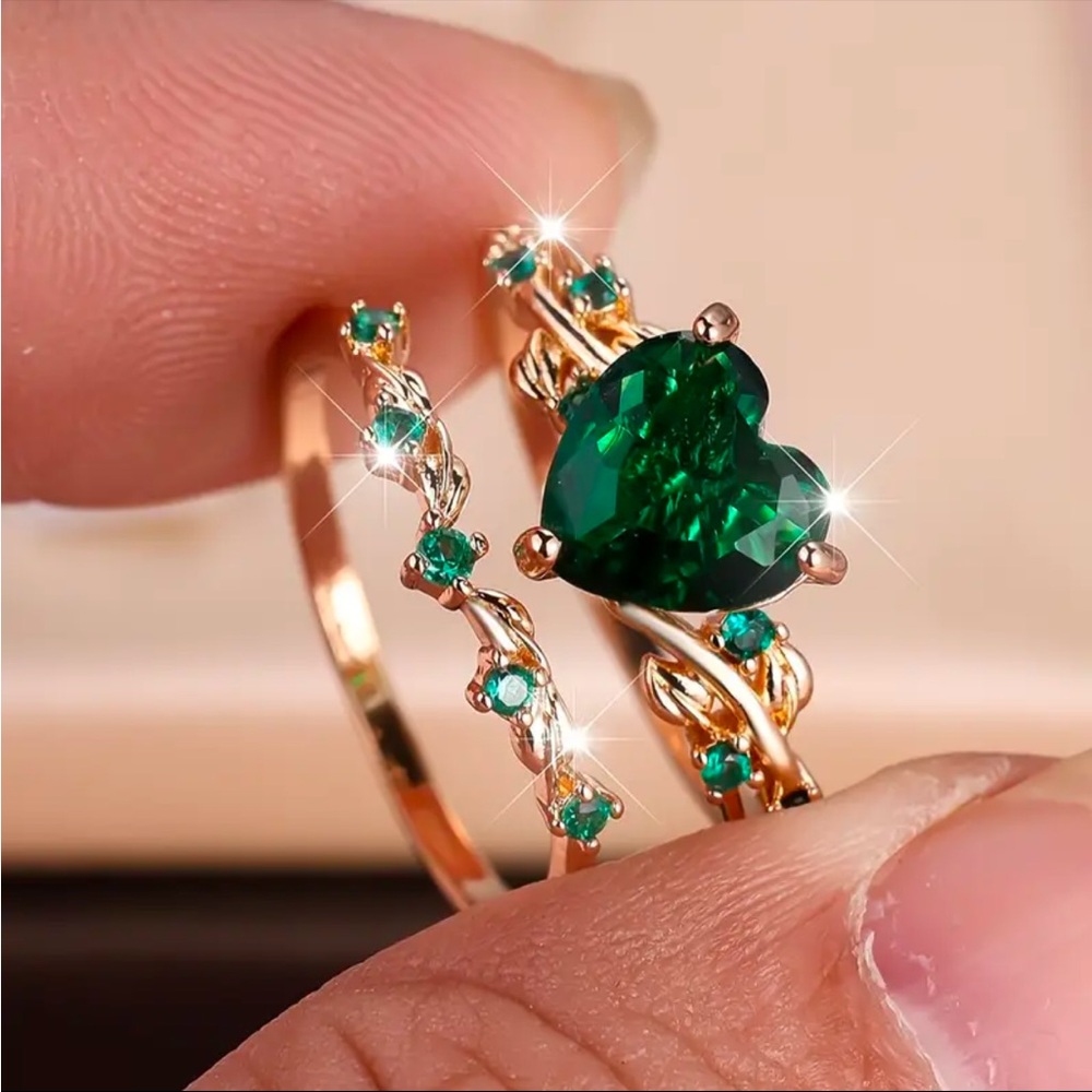 Emerald Green Heart Ring Set Floral Engagement Wedding Rings Size 6 NWT